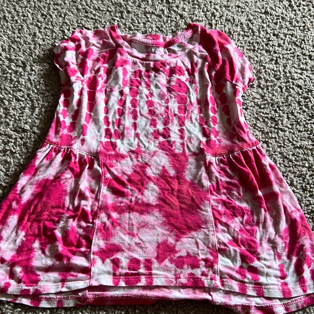 Girls tie dye shirt